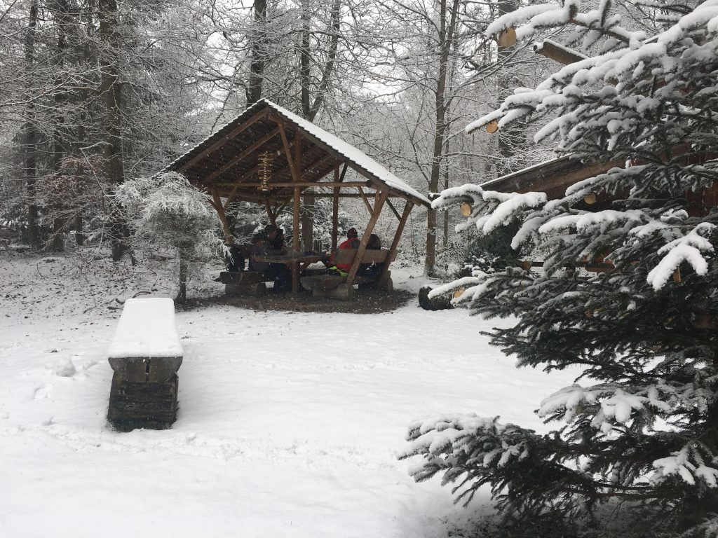 so schee‘s Zsammahocka im Winter-Wonder-Wald